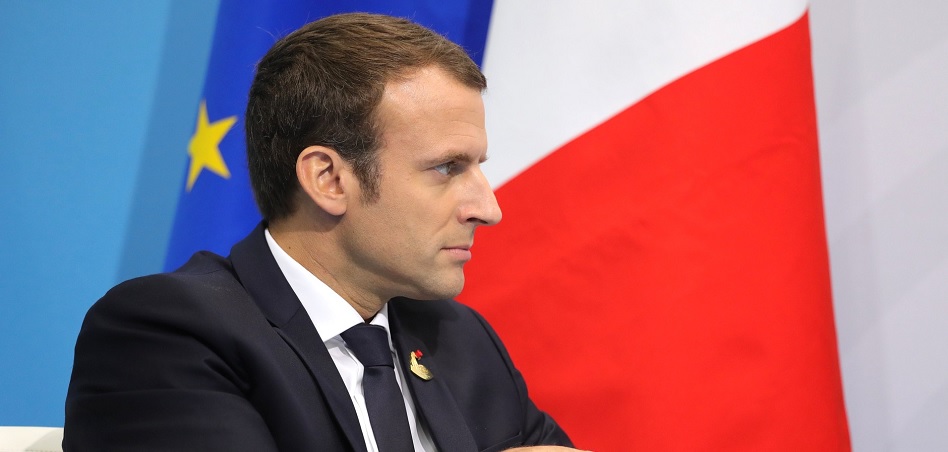 Francia sigue los pasos de Alemania y vuelve a confinar un mes